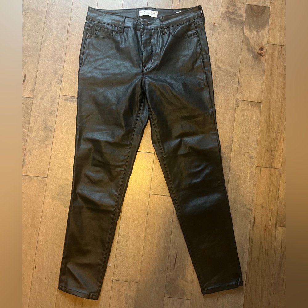 Faux leather look ankle pants